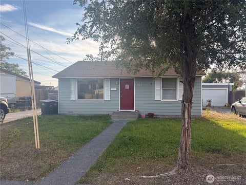 Photo of 427 N Mattson Drive, Moses Lake, WA 98837 (MLS # 2587255)
