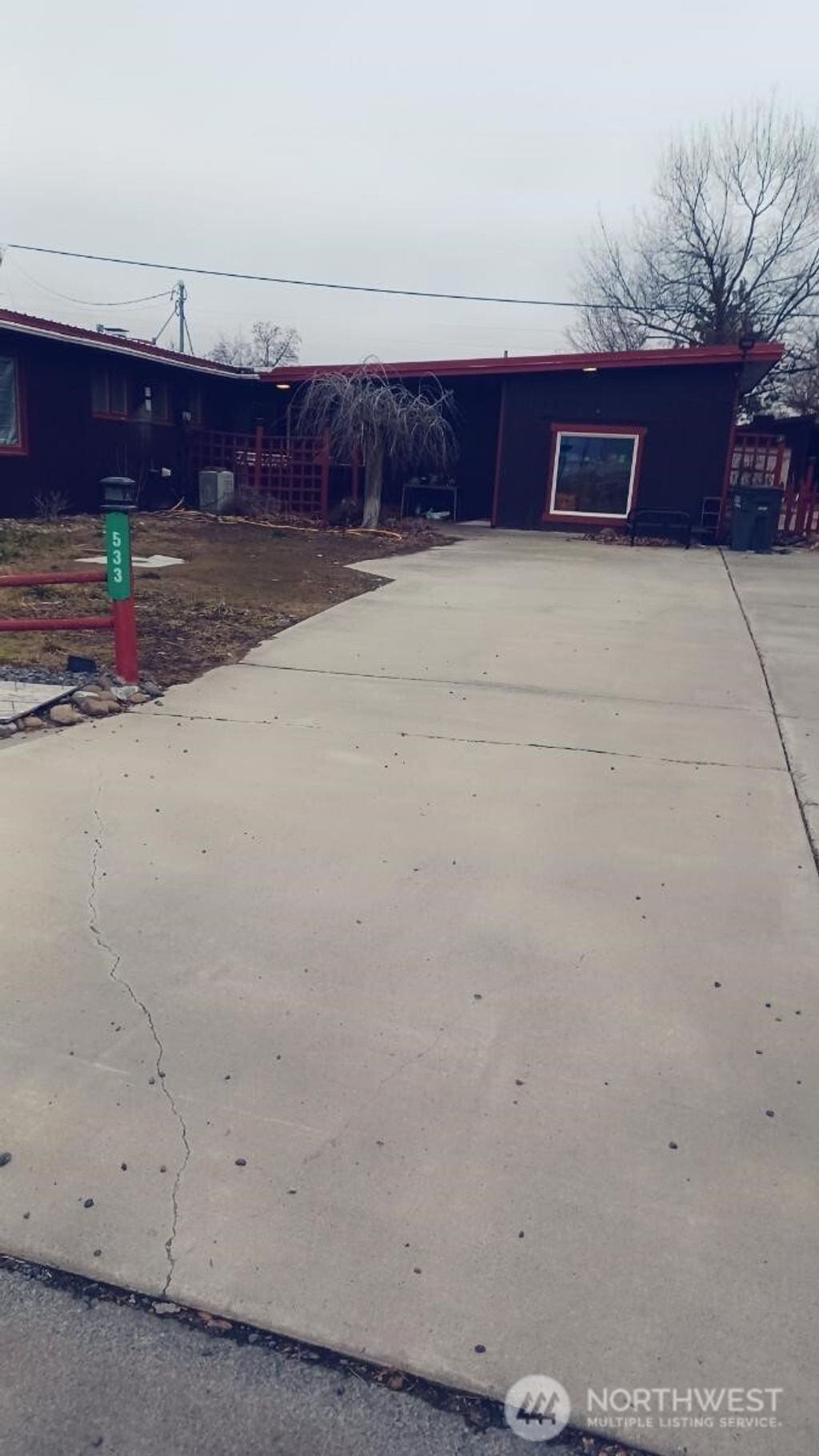 Photo of 533 Fairchild Loop, Moses Lake, WA 98837 (MLS # 2470530)