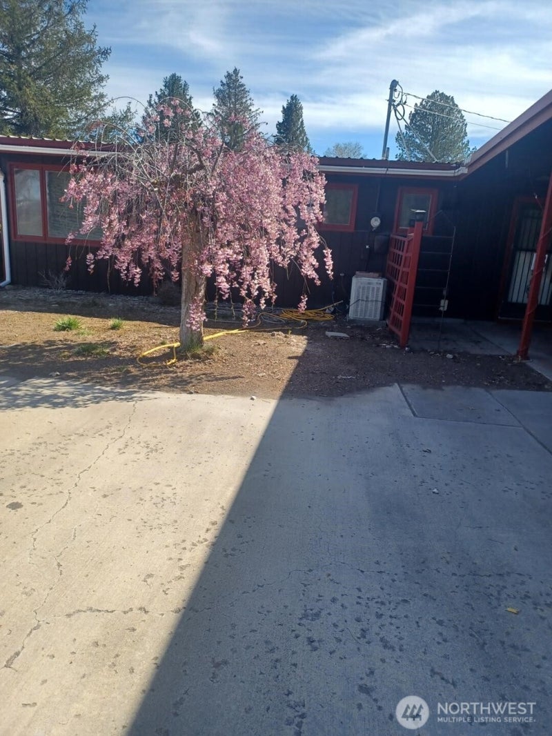 533 Fairchild Loop