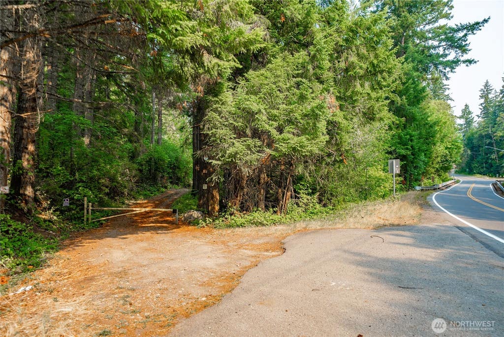 Photo of 14333 Beaver Drive SE, Rainier, WA 98576 (MLS # 2560493)
