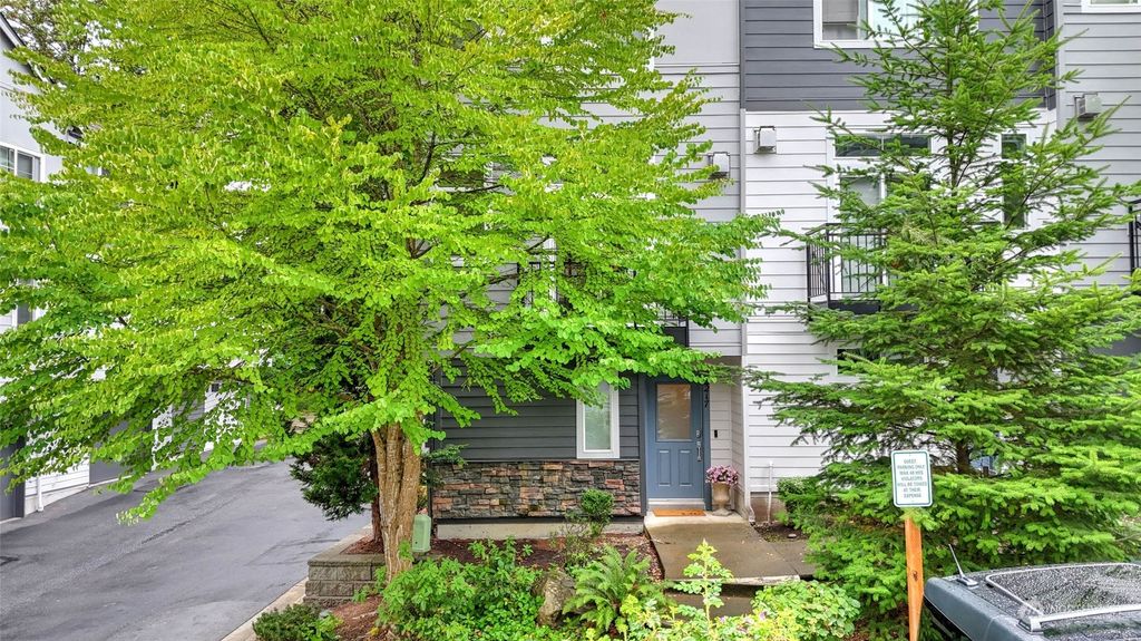 Photo of 2217 NW Moraine Place, Issaquah, WA 98027 (MLS # 2269658)