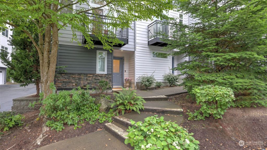 Photo of 2217 NW Moraine Place, Issaquah, WA 98027 (MLS # 2269658)