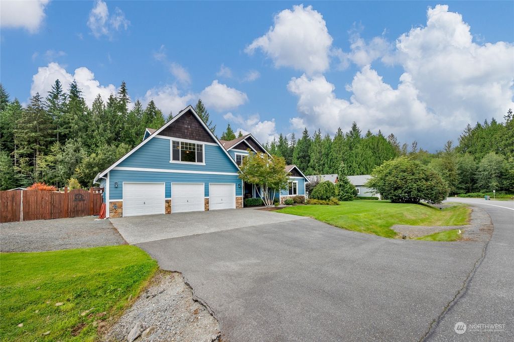 Photo of 7424 110th Avenue NE, Lake Stevens, WA 98258 (MLS # 2284675)