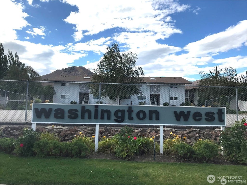 Photo of Wenatchee, WA 98801 (MLS # 2548447)