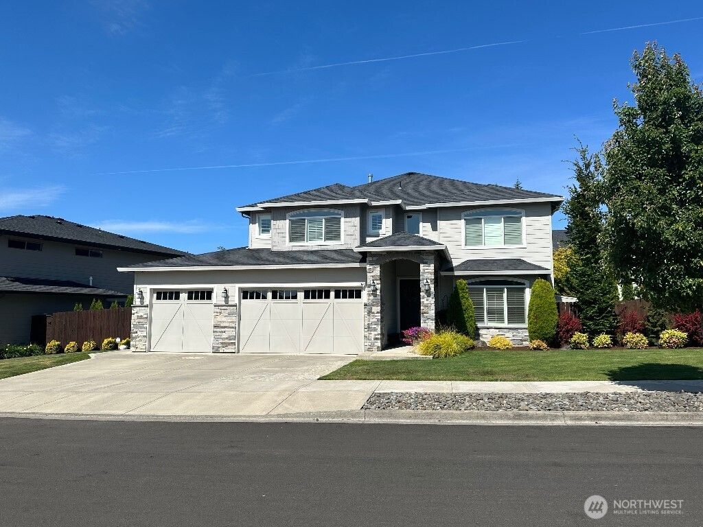 Photo of 885 N Squire Drive, Ridgefield, WA 98642 (MLS # 2493456)