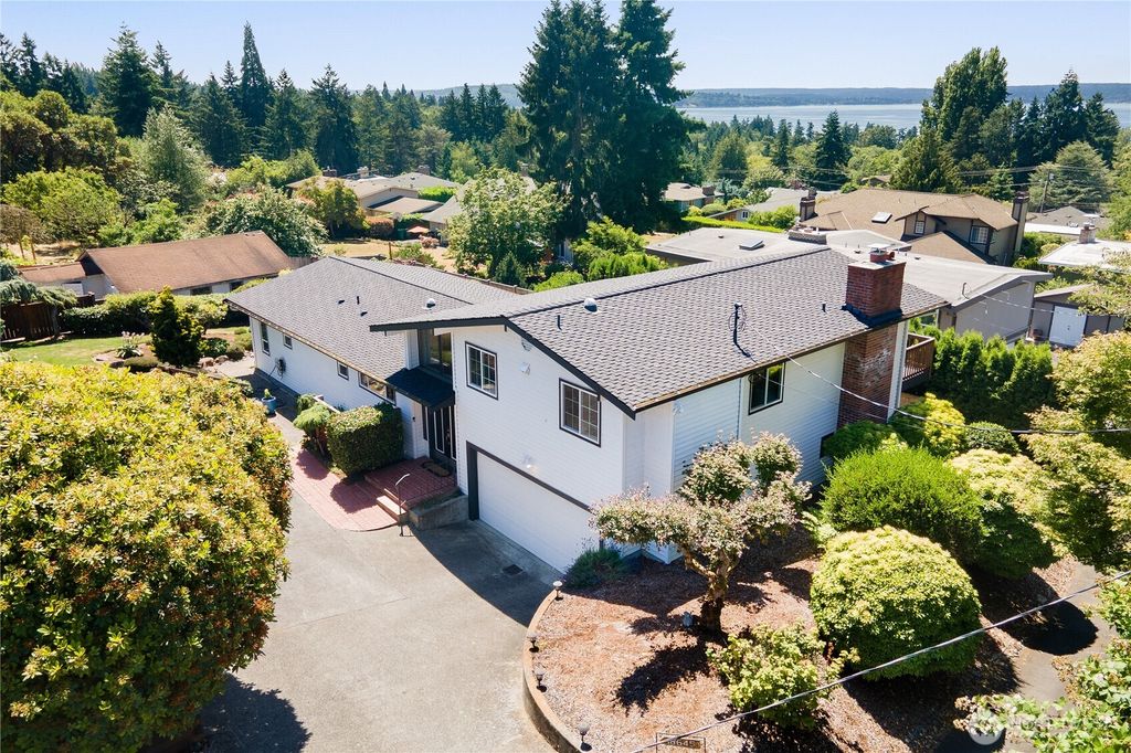 Photo of 18645 2nd Avenue SW, Normandy Park, WA 98166 (MLS # 2403937)