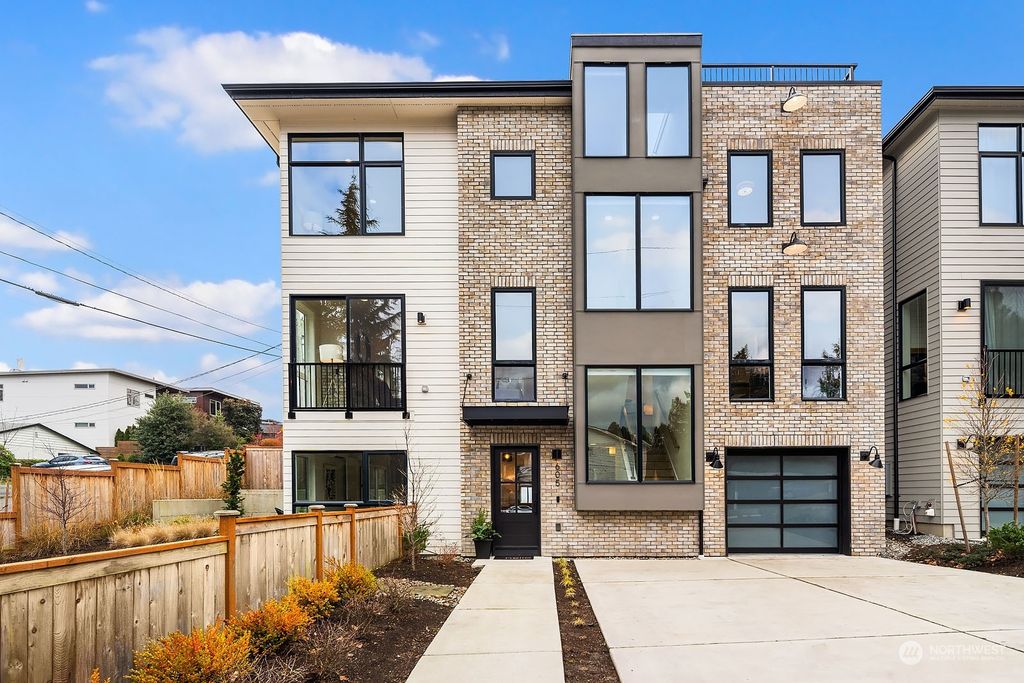 Photo of 605 4th Street, Kirkland, WA 98033 (MLS # 2190951)