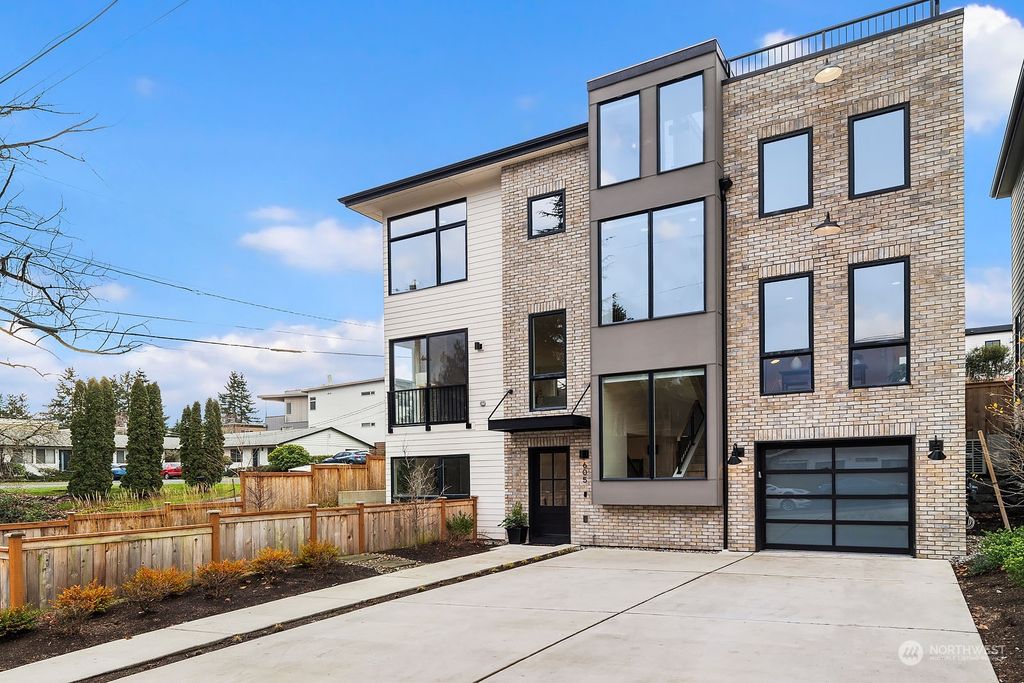 Photo of 605 4th Street, Kirkland, WA 98033 (MLS # 2190951)