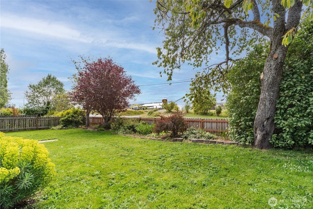 listing image 9367808297782218693