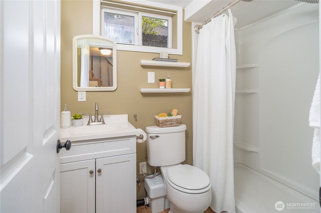 listing image 9361102902245897857