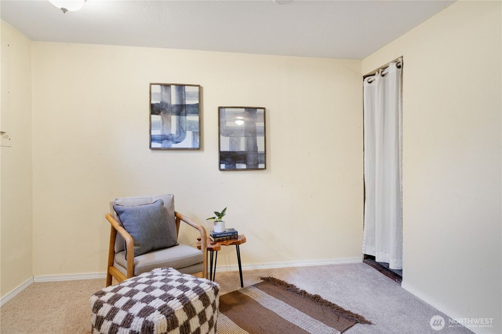 listing image 9361821010671107465