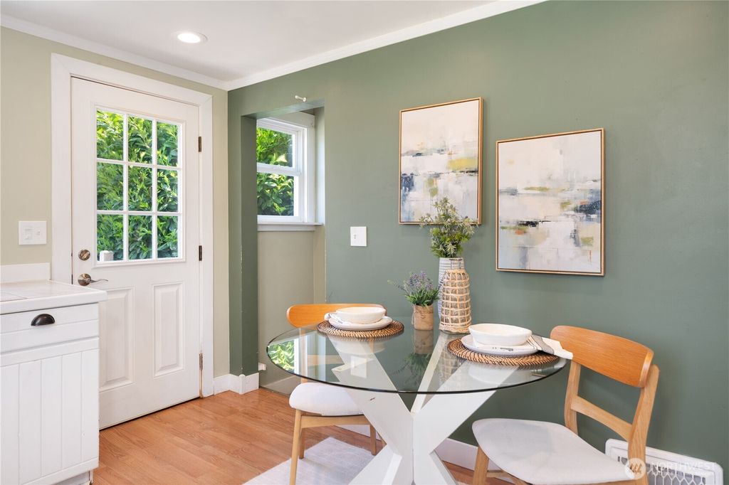 listing image 9364904501557354813