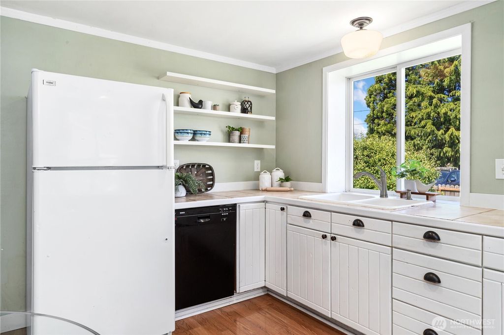 listing image 9369415490782679085