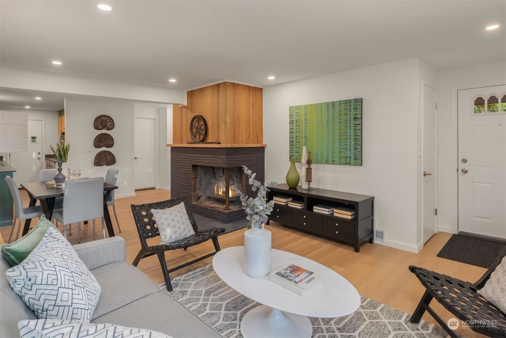 Photo of 4117 SW Webster Street, Seattle, WA 98136 (MLS # 2139310)