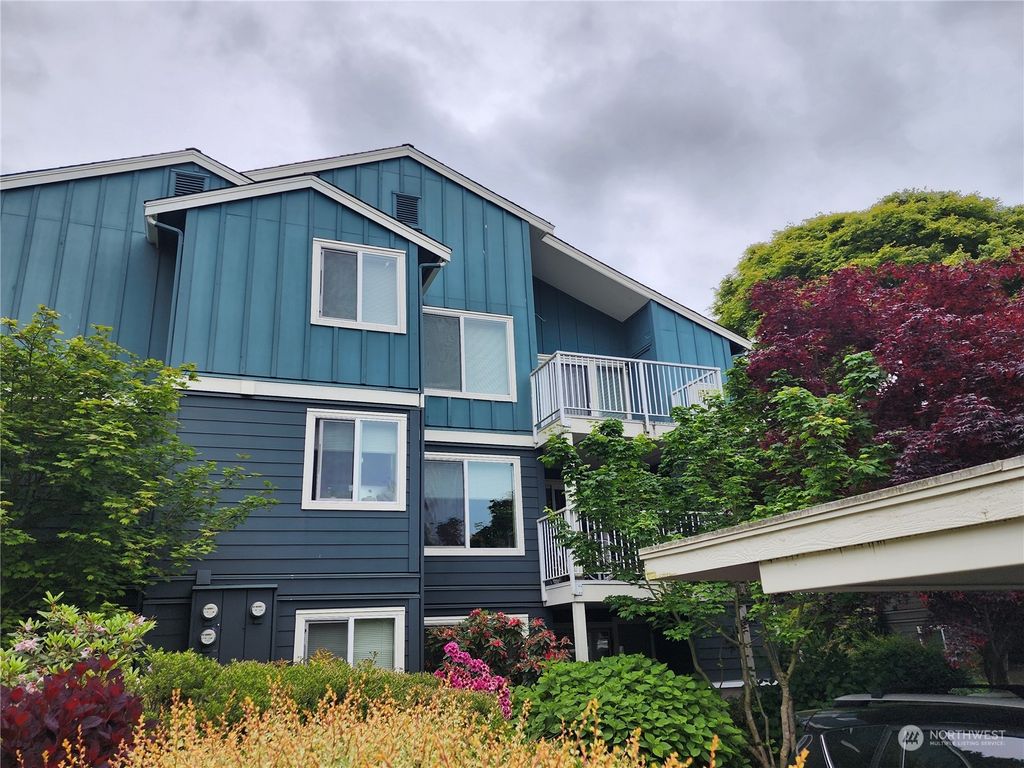 Photo of 300 N 130th Street #5301, Seattle, WA 98133 (MLS # 2249390)