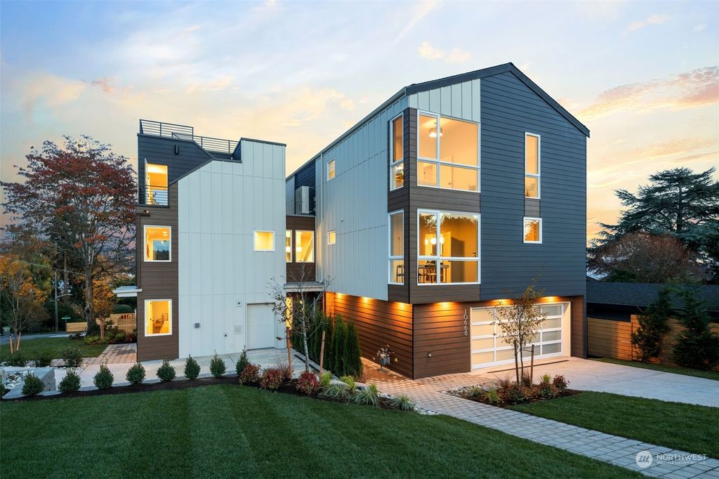 Photo of 10668 Durland Avenue NE, Seattle, WA 98125 (MLS # 2210417)