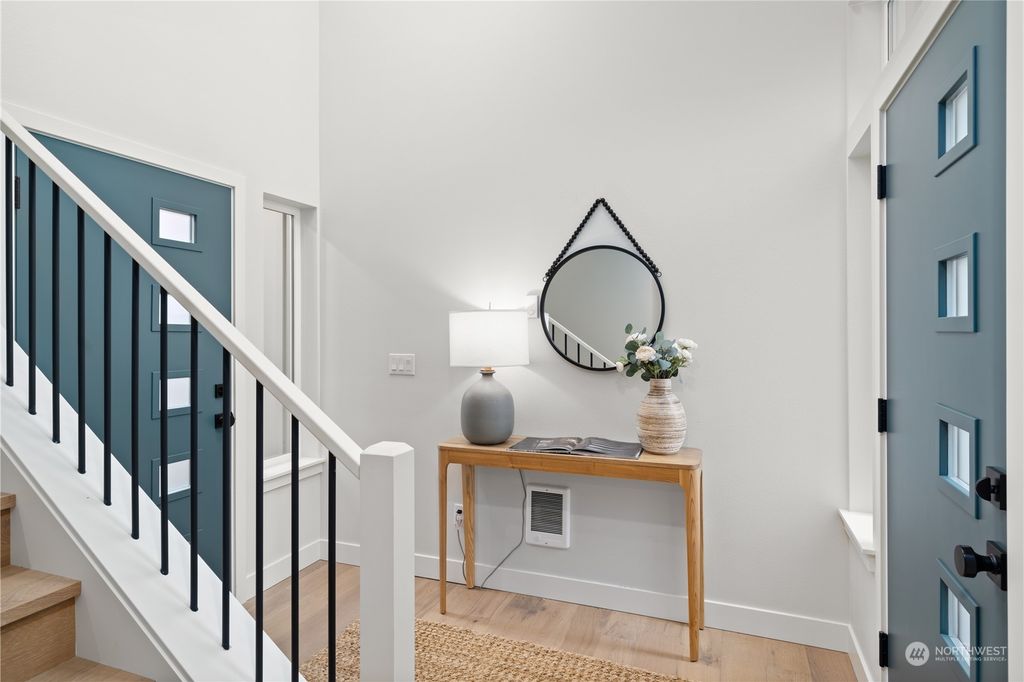 Photo of 10668 Durland Avenue NE, Seattle, WA 98125 (MLS # 2210417)