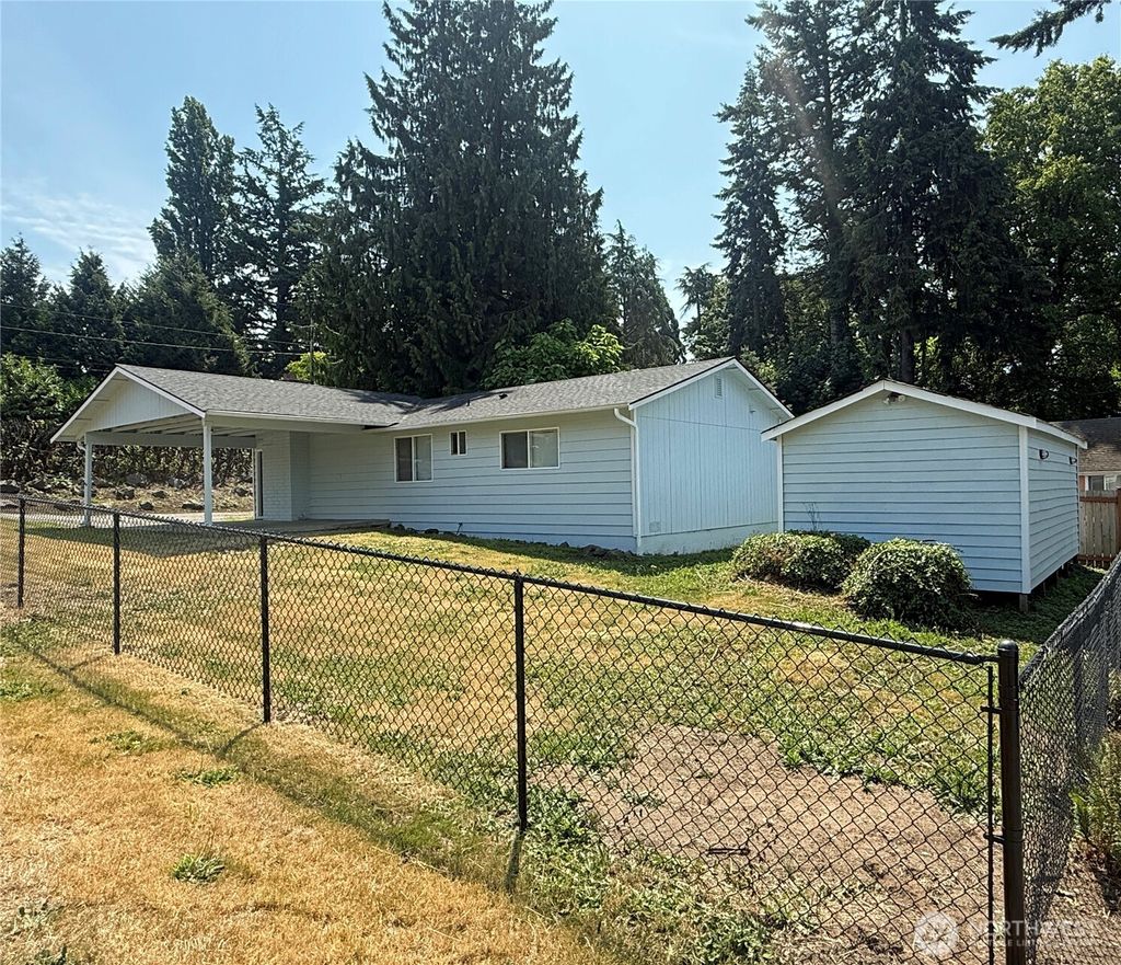 Photo of 20603 7th Avenue S, Des Moines, WA 98198 (MLS # 2397740)