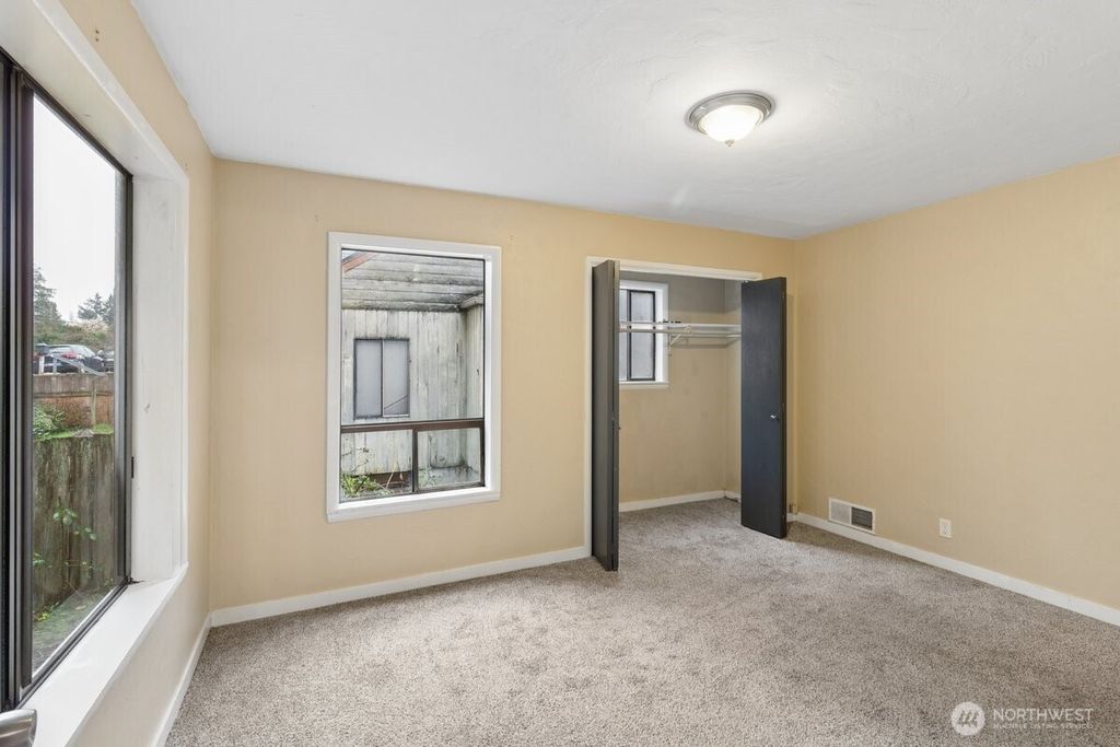 Photo of 2502 N Lafayette Avenue, Bremerton, WA 98312 (MLS # 2490164)