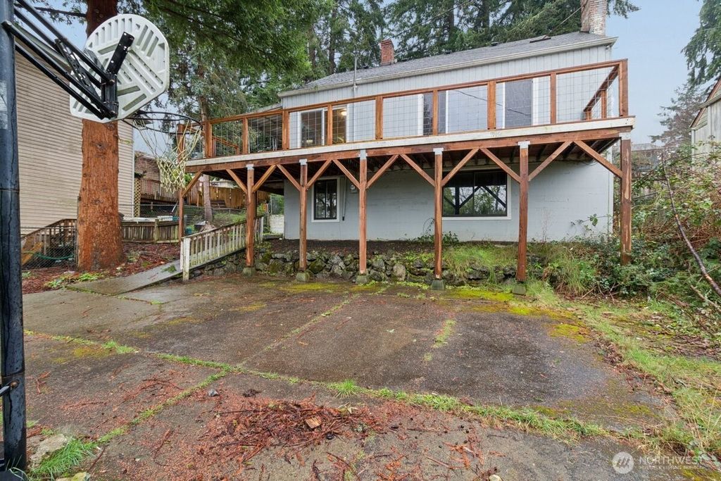 Photo of 2502 N Lafayette Avenue, Bremerton, WA 98312 (MLS # 2490164)