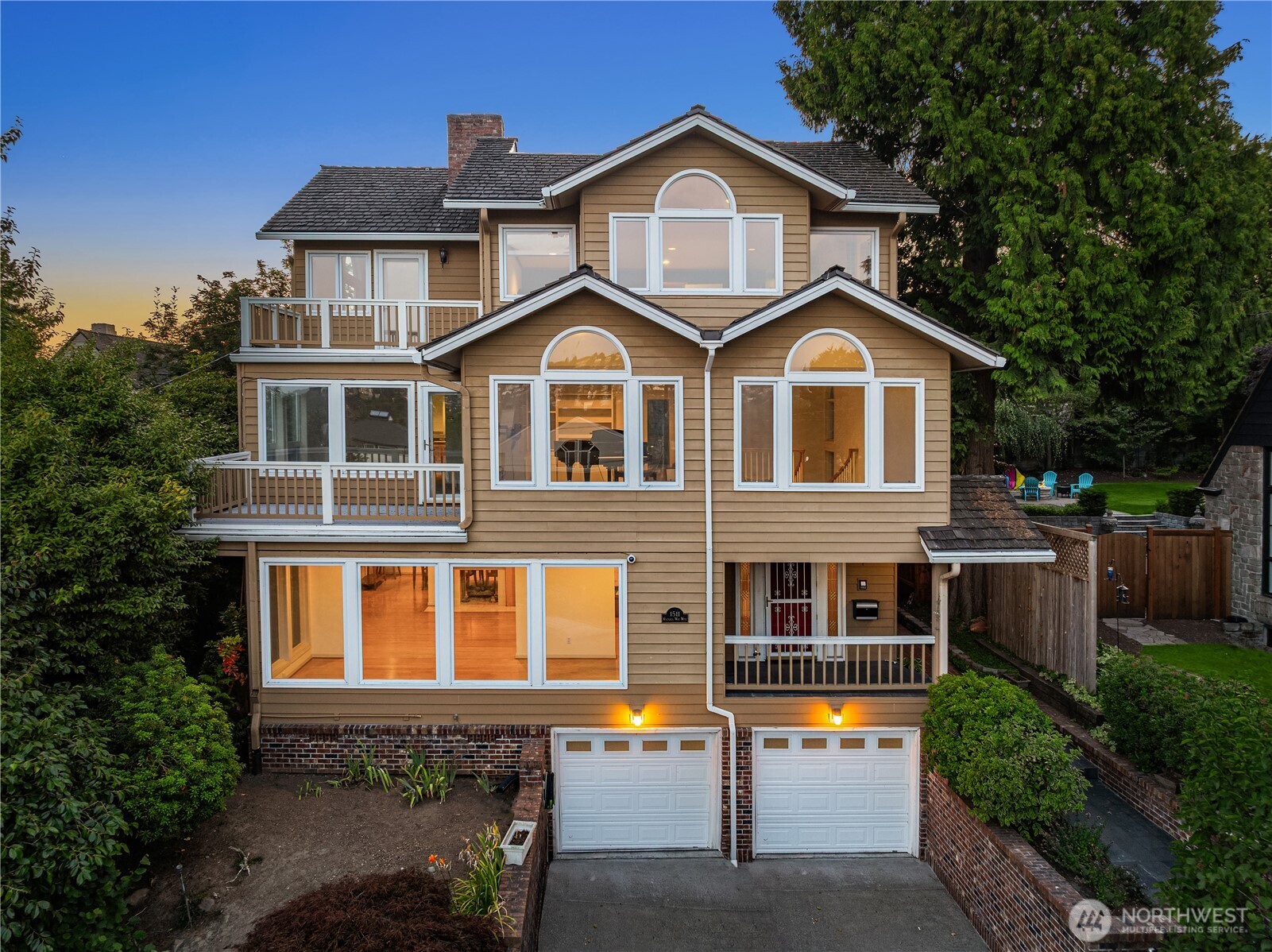 1511 Magnolia Way W