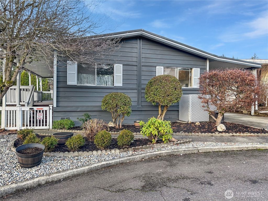 Photo of 2500 S 370th Street #32, Federal Way, WA 98003 (MLS # 2461059)