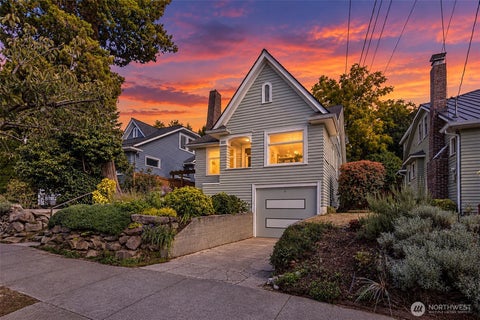 Photo of 6228 26th Avenue NE, Seattle, WA 98115 (MLS # 2587793)