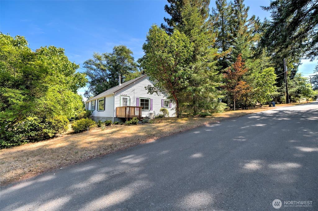 Photo of 1306 Center Street, Shelton, WA 98584 (MLS # 2568682)