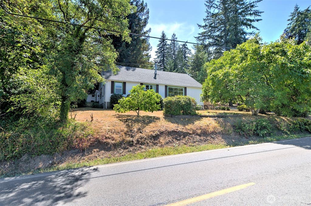 Photo of 1306 Center Street, Shelton, WA 98584 (MLS # 2568682)