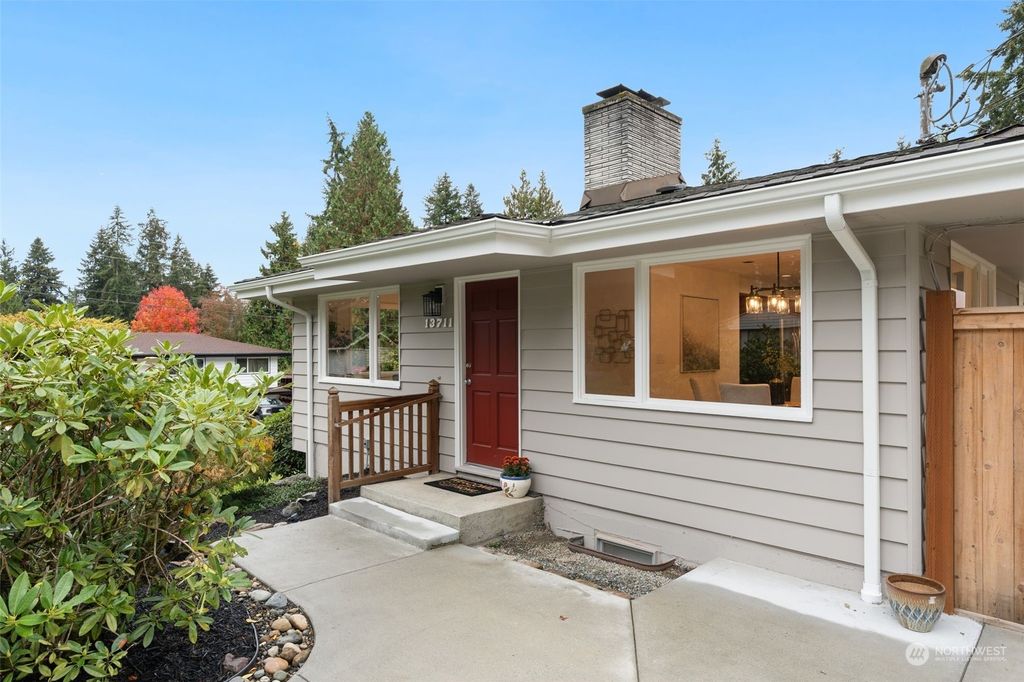 Photo of 13711 NE 70th Place, Redmond, WA 98052 (MLS # 2299279)