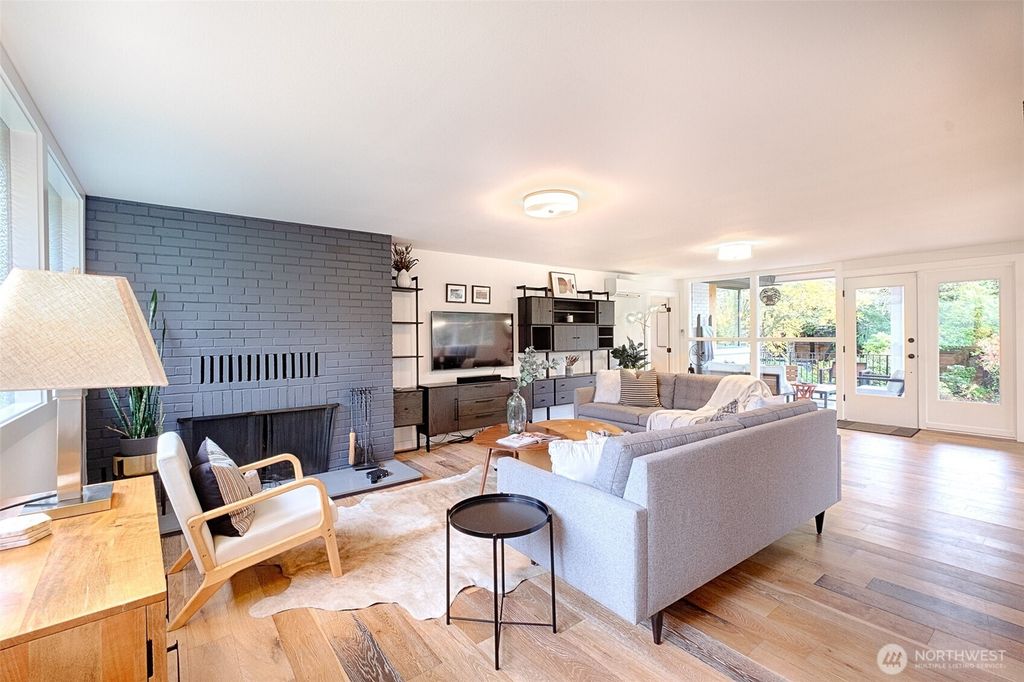 Photo of 4521 SW Henderson Street, Seattle, WA 98136 (MLS # 2452616)