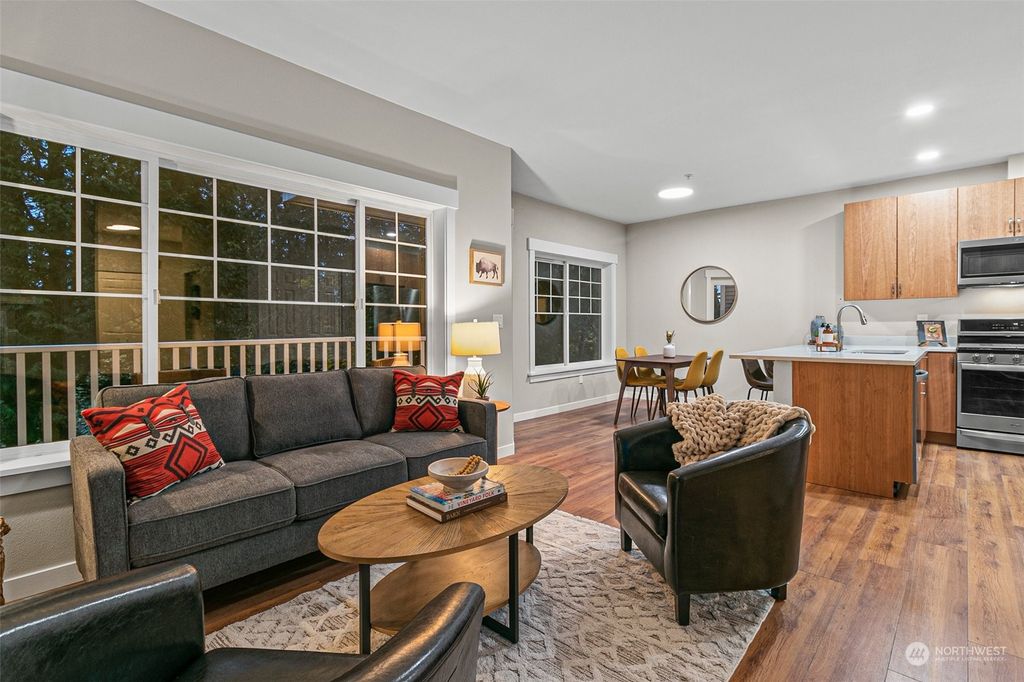 Photo of 14140 SE 171st Way #E204, Renton, WA 98058 (MLS # 2306917)