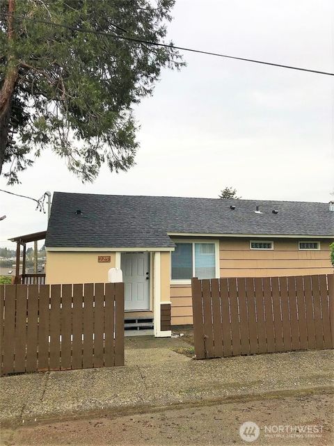 Photo of 125 Acorn Street, Bremerton, WA 98310 (MLS # 2555851)