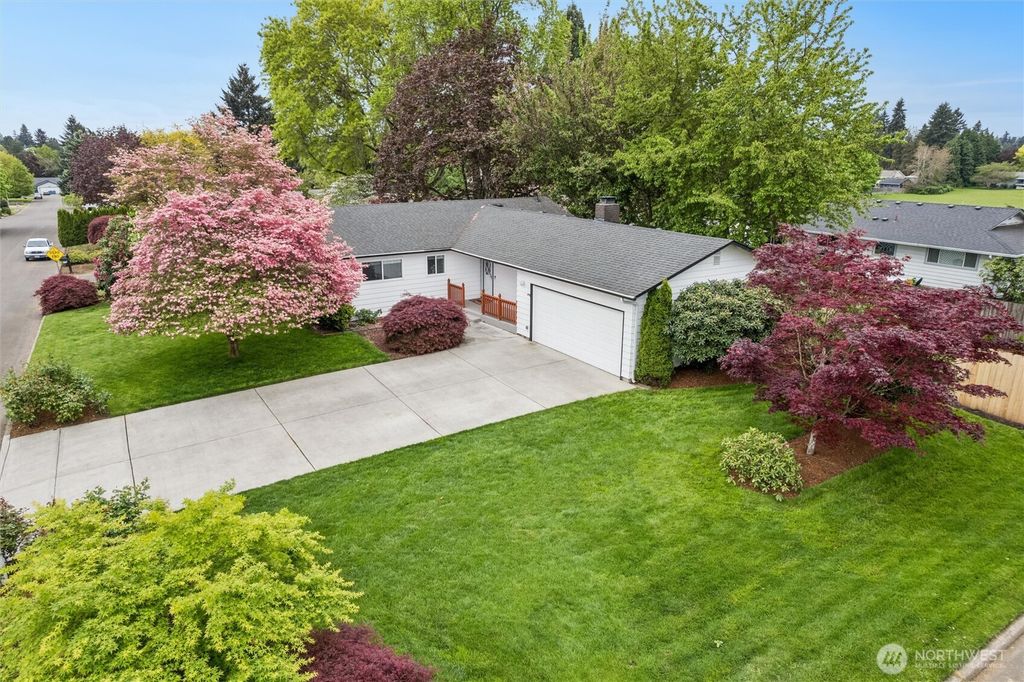 Photo of 10714 NW 22nd Avenue, Vancouver, WA 98685 (MLS # 2514143)