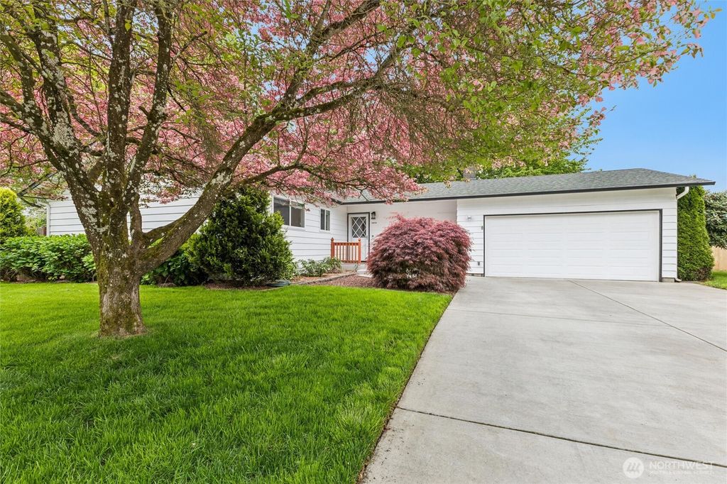 Photo of 10714 NW 22nd Avenue, Vancouver, WA 98685 (MLS # 2514143)