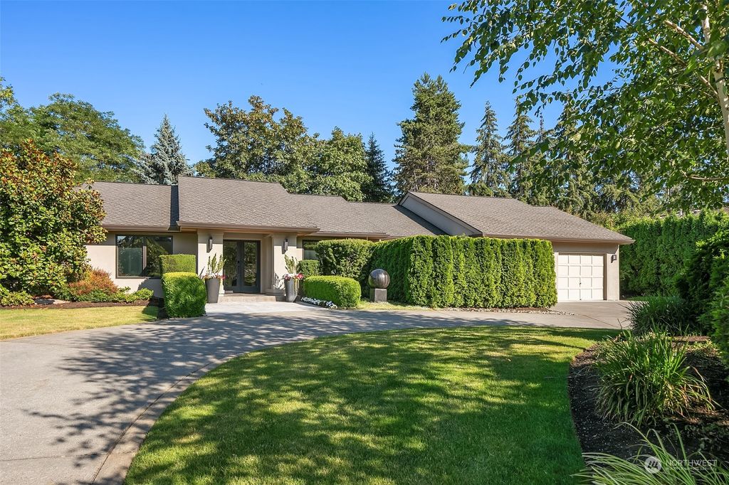 Photo of 8541 Hunts Point Lane, Hunts Point, WA 98004 (MLS # 2265619)