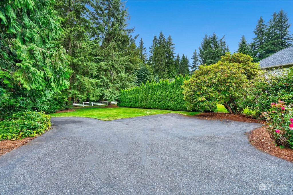Photo of 16010 161st Avenue NE, Woodinville, WA 98072 (MLS # 2270138)