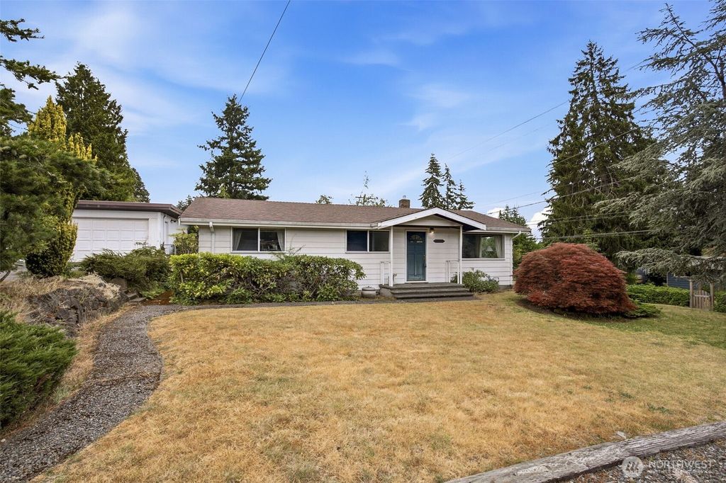 Photo of 16262 15th Avenue SW, Burien, WA 98166 (MLS # 2547324)