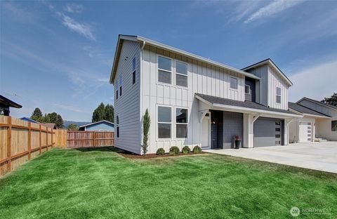 Photo of 442 Washington Street, Woodland, WA 98674 (MLS # 2408152)