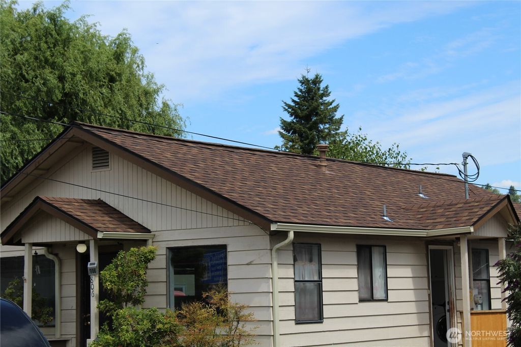 Photo of 806 2nd Avenue N, Kent, WA 98032 (MLS # 2423313)