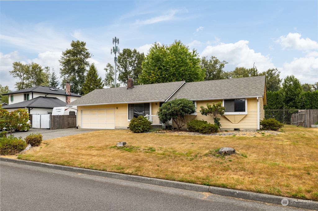 Photo of 4933 139th Place NE, Marysville, WA 98271 (MLS # 2135149)