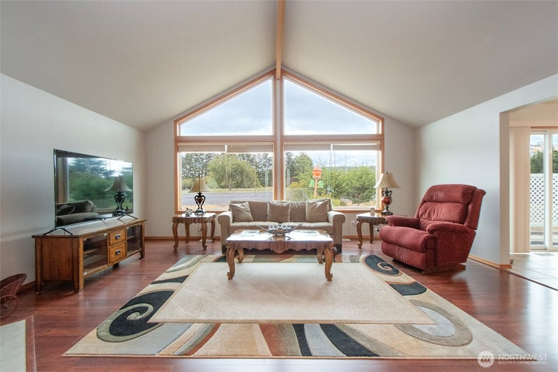 10 Valley Farm Court