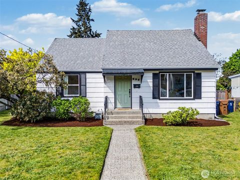 Photo of 622 N Howard Street, Tacoma, WA 98406 (MLS # 2515814)