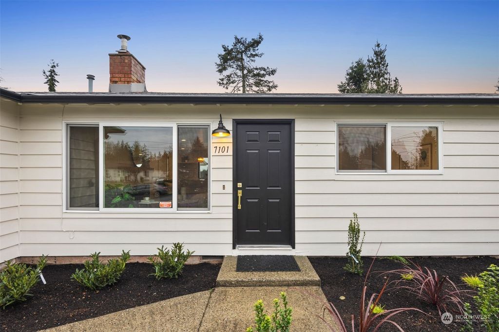 Photo of 7101 188th Place SW, Lynnwood, WA 98036 (MLS # 2189237)