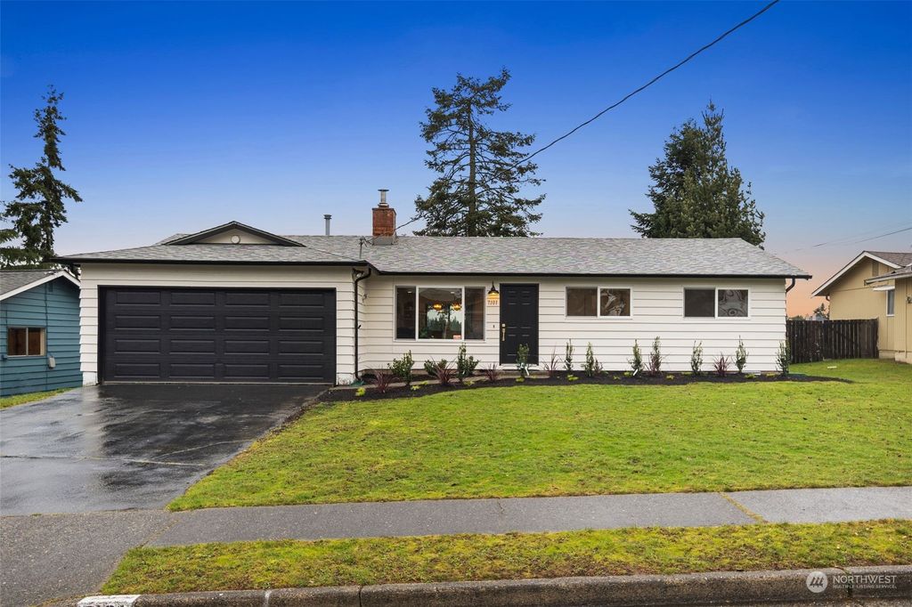 Photo of 7101 188th Place SW, Lynnwood, WA 98036 (MLS # 2189237)