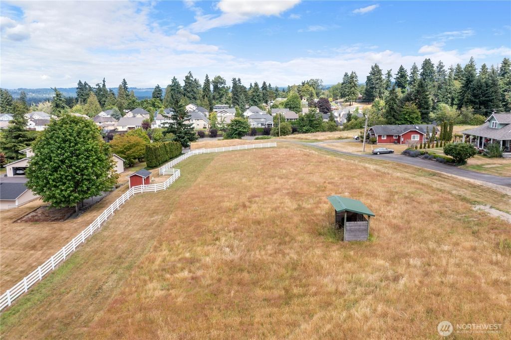Photo of 1 XX 9th Avenue SW, Puyallup, WA 98371 (MLS # 2454700)