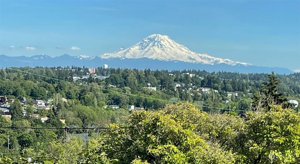 Photo of 20905 7th Place S, Des Moines, WA 98198 (MLS # 2243214)