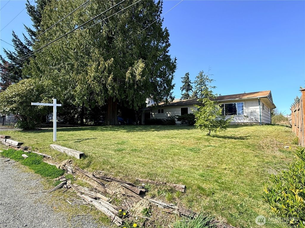 Photo of 2911 122nd Street SW, Everett, WA 98204 (MLS # 2505156)