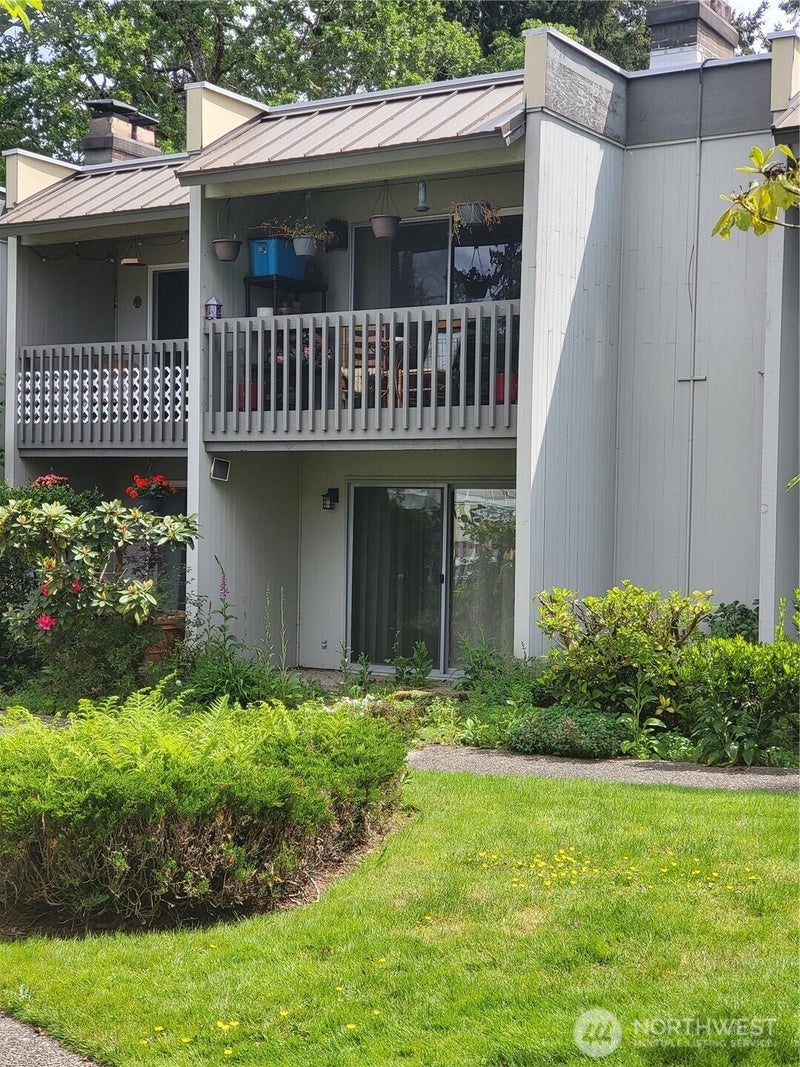 7501 Ruby Drive SW G203