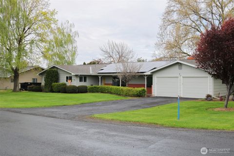 Photo of 1917 Reser Road, Walla Walla, WA 99362 (MLS # 2484373)